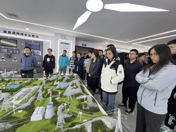 中国电机工程学会走进江西电力科普教育基地